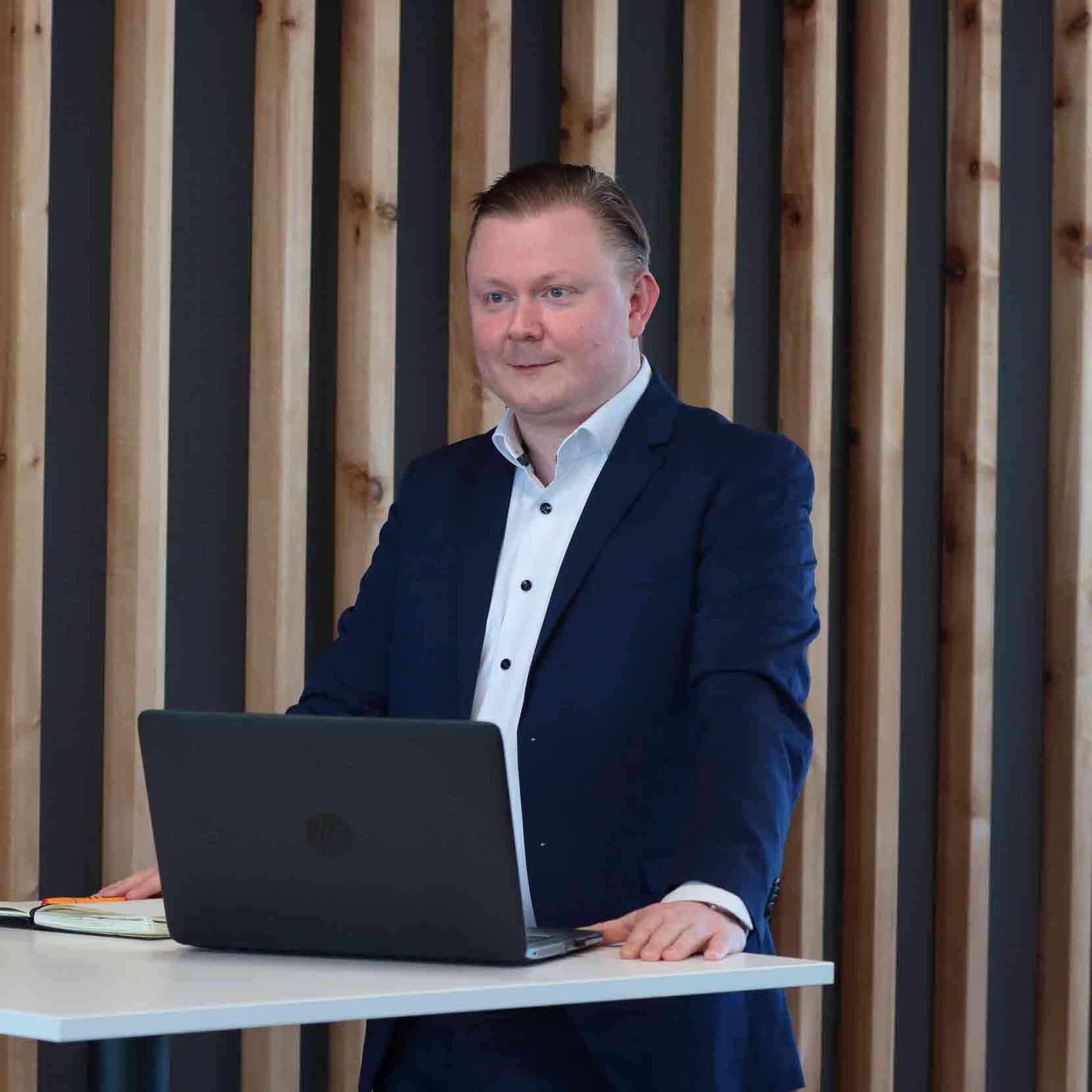 Johannes Griesbeck, Leiter Vertrieb bei MAXENERGY