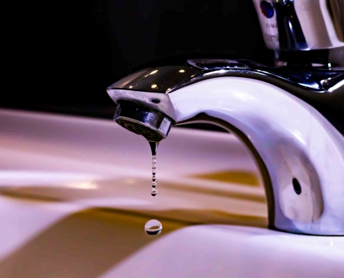 So kannst Du zu Hause Wasser sparen! Wir haben Tipps für Dich, wie DU damit auch Geld sparen kannst